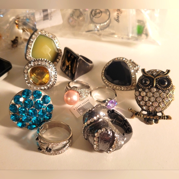 🎁 FASHIONISTA RING SPECIAL - Picture 2 of 5